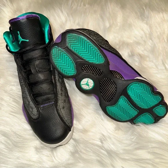 Jordan 13s💜🖤 - Picture 4 of 8